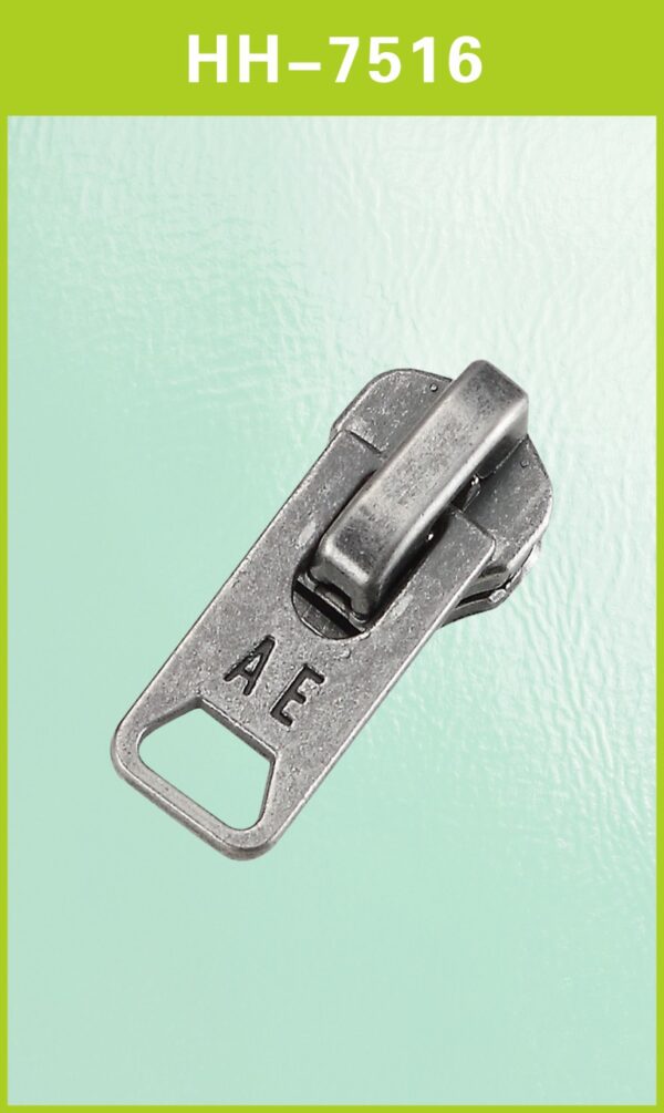 Zipper head